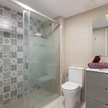 Little Hawaii Apartments * 살루